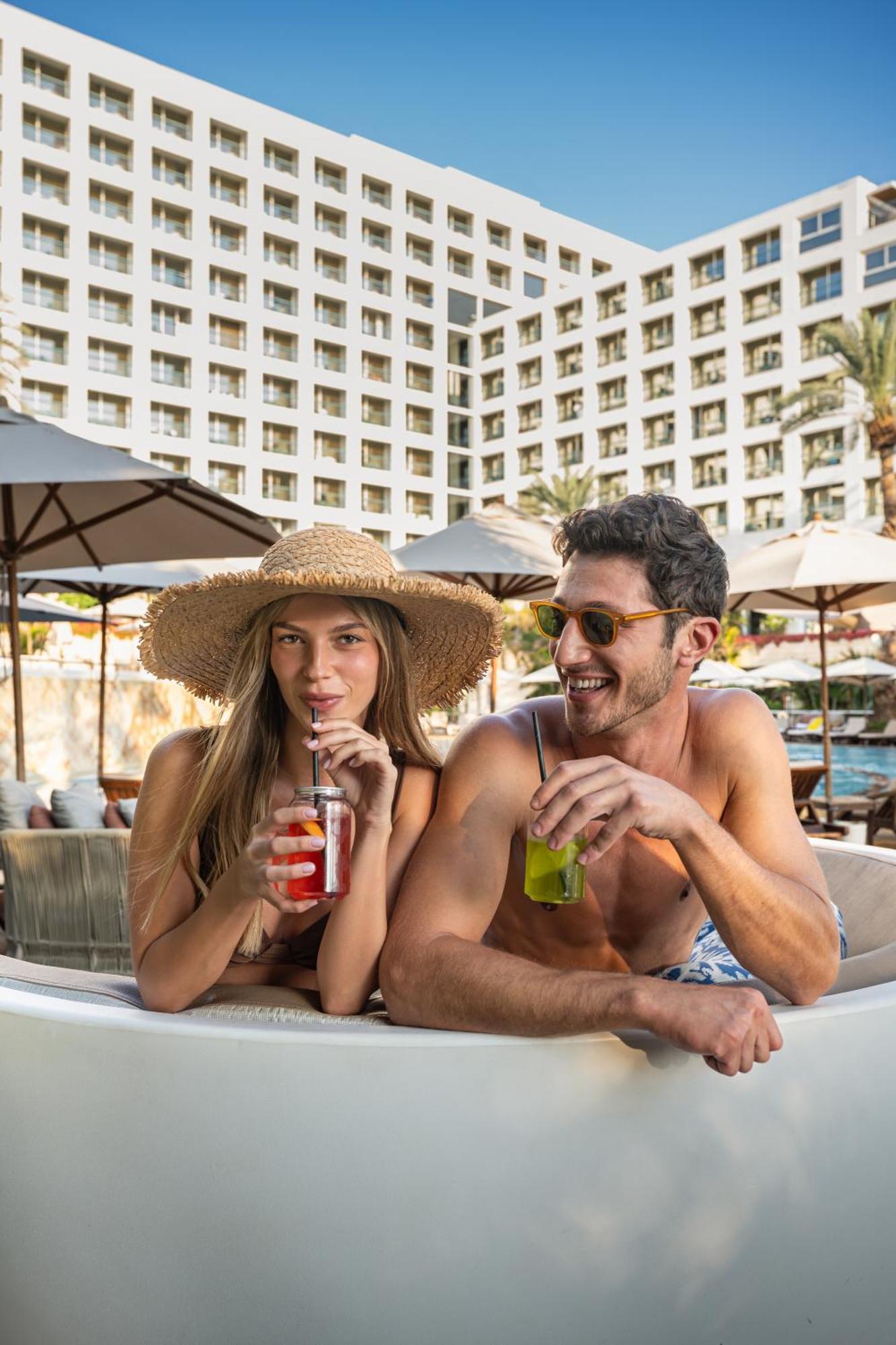 Nevo By Isrotel Collection Ein Bokek Exterior foto Tourists at a resort in Egypt